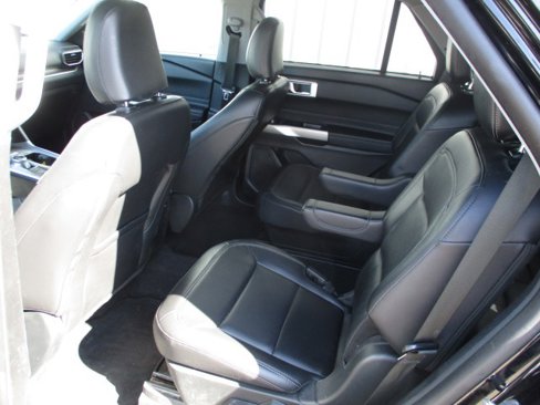 Used 2023 Ford Explorer XLT w/ Equipment Group 202A image 9