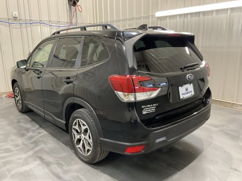 Used 2022 Subaru Forester Premium image 19