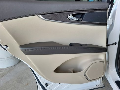 Used 2019 Lincoln Nautilus Select image 17