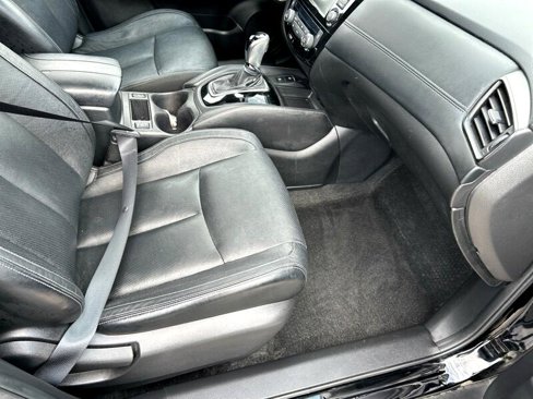 Used 2018 Nissan Rogue SL image 12