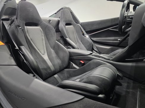 Used 2021 McLaren 720S Performance image 18