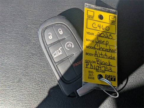 Used 2023 Jeep Cherokee Altitude Lux image 36