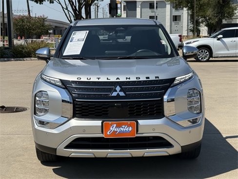 Used 2023 Mitsubishi Outlander SE image 8