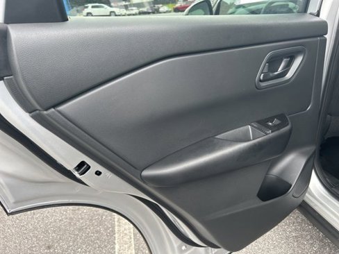Used 2024 Nissan Rogue S image 24
