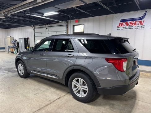 Used 2021 Ford Explorer XLT w/ Equipment Group 202A image 6