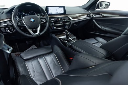 Used 2019 BMW 530i xDrive image 23