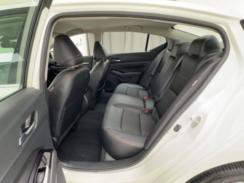 Used 2023 Nissan Altima 2.5 SR image 12