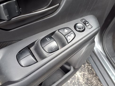 Used 2021 Nissan Kicks S image 6