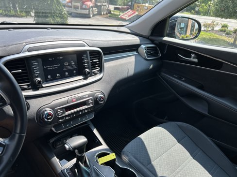 Used 2020 Kia Sorento S image 17