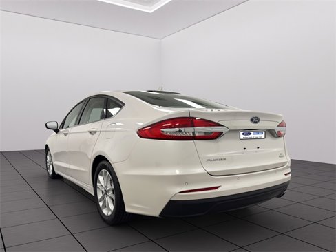 Used 2019 Ford Fusion SE image 4