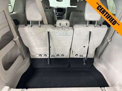Certified 2021 Chrysler Pacifica Touring-L image 6