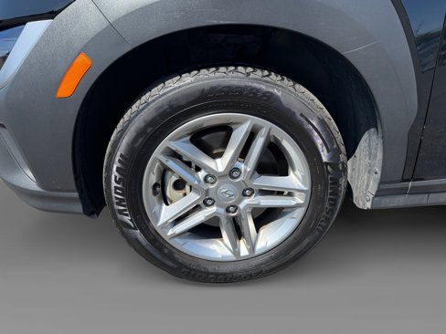Used 2023 Hyundai Kona SE image 9