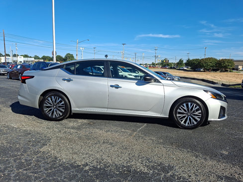 Used 2024 Nissan Altima 2.5 SV image 7