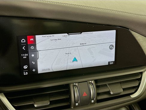 Used 2022 Alfa Romeo Giulia Ti image 13