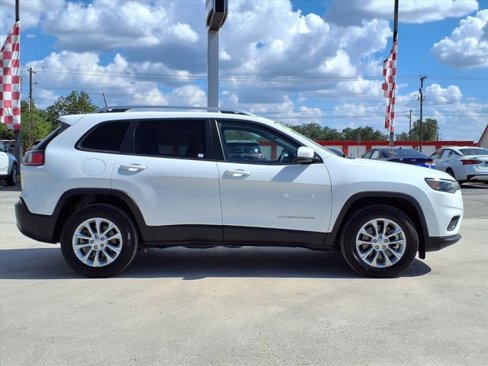 Used 2021 Jeep Cherokee Latitude image 2