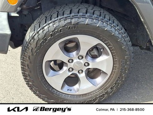Used 2016 Jeep Wrangler Unlimited Sahara w/ Dual Top Group image 25