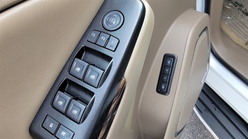 Used 2017 GMC Yukon SLT w/ Open Road Package image 20