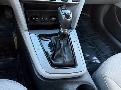 Used 2020 Hyundai Elantra Value Edition image 16