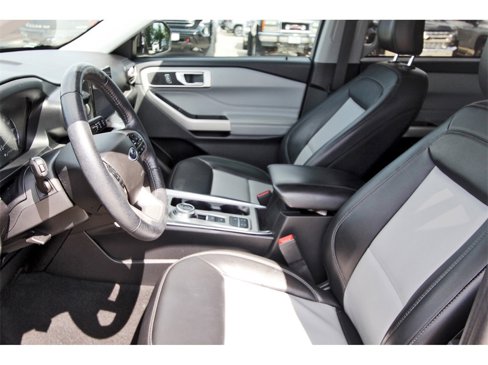 Used 2022 Ford Explorer XLT w/ Equipment Group 202A image 32