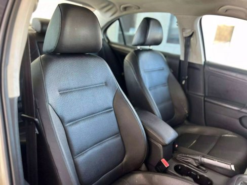 Used 2011 Volkswagen Jetta SE image 14
