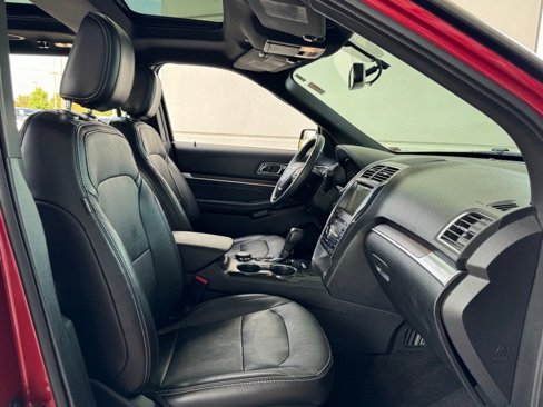 Used 2018 Ford Explorer Limited image 22