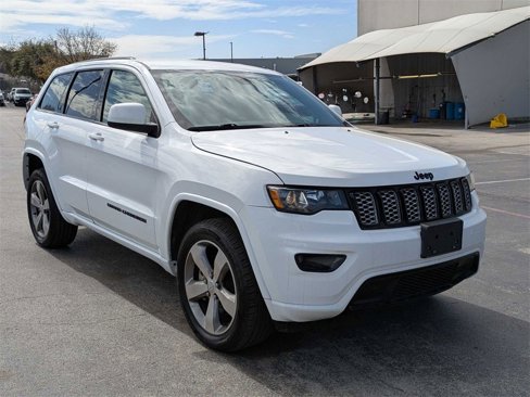 Used 2021 Jeep Grand Cherokee Laredo X image 8