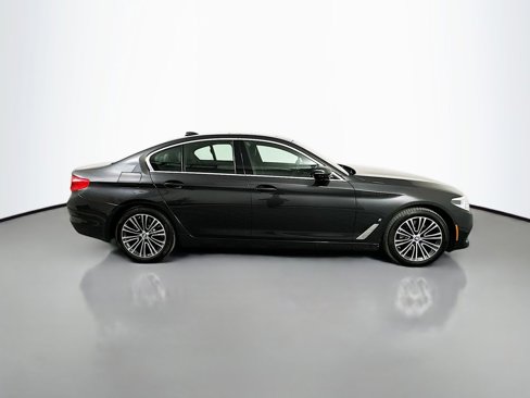 Used 2019 BMW 530e xDrive w/ Executive Package image 4