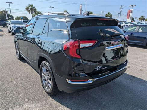 Used 2024 GMC Terrain SLT image 5