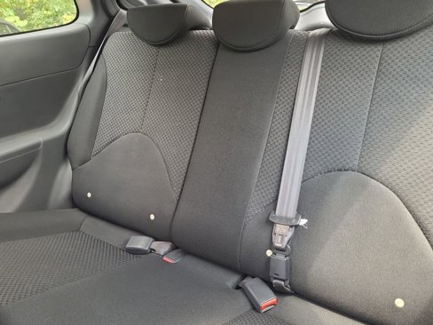 Used 2009 Hyundai Accent SE w/ Premium Equipment Pkg 4 image 12