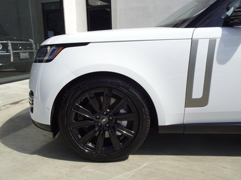 Used 2023 Land Rover Range Rover SE image 10