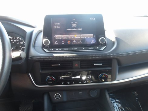 Used 2023 Nissan Rogue SV image 15