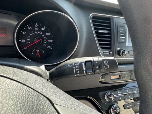 Used 2018 Kia Sedona L image 25