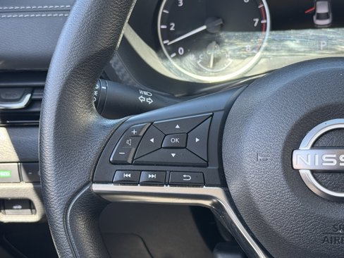Used 2024 Nissan Sentra SV image 17