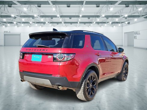 Used 2017 Land Rover Discovery Sport SE image 3