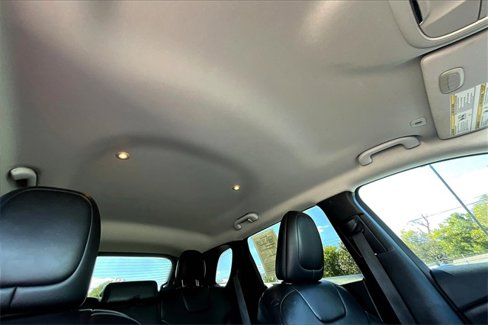 Used 2019 Jeep Cherokee Latitude Plus w/ Comfort/Convenience Group image 24