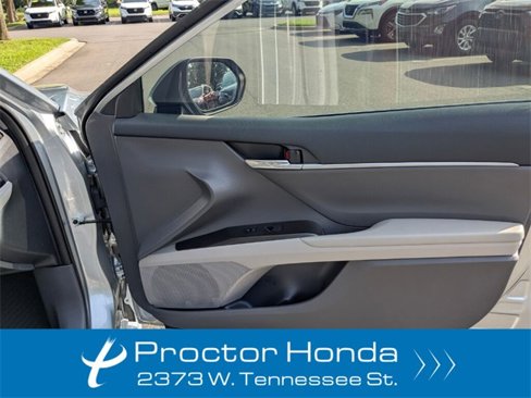 Used 2023 Toyota Camry SE image 39