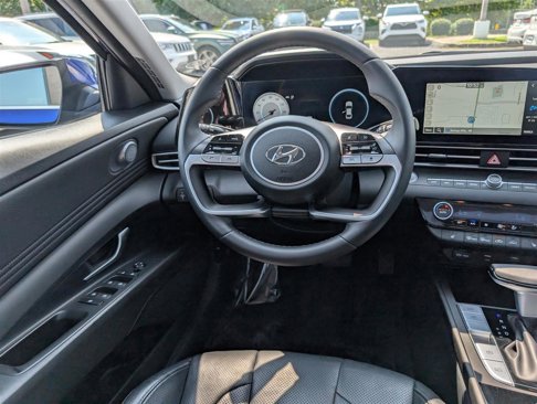Used 2023 Hyundai Elantra Limited w/ Cargo Package image 17