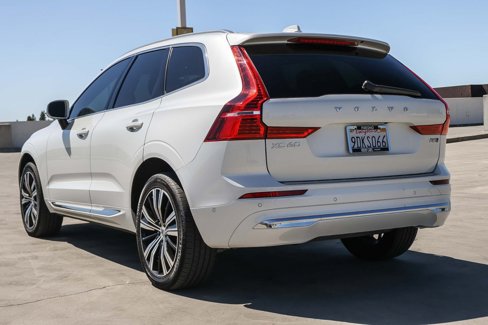 Used 2023 Volvo XC60 B5 Plus w/ Climate Package image 6