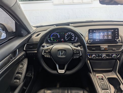 Used 2019 Honda Accord Touring image 3