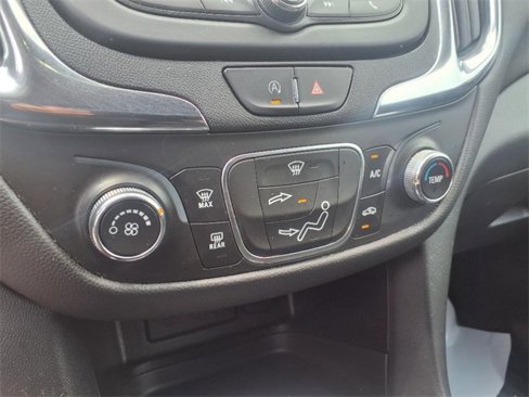Used 2023 Chevrolet Equinox LT image 36
