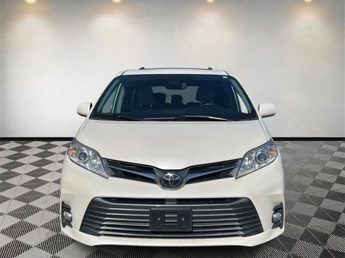 Used 2020 Toyota Sienna XLE image 8