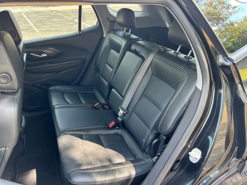 Used 2023 GMC Terrain SLT image 22