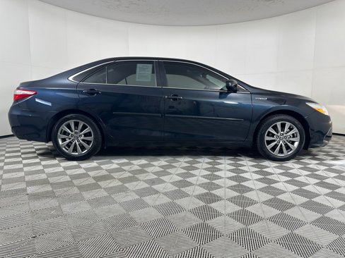 Used 2016 Toyota Camry XLE image 7