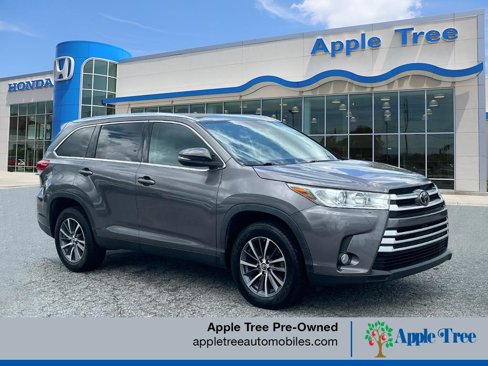 Used 2019 Toyota Highlander XLE image 1