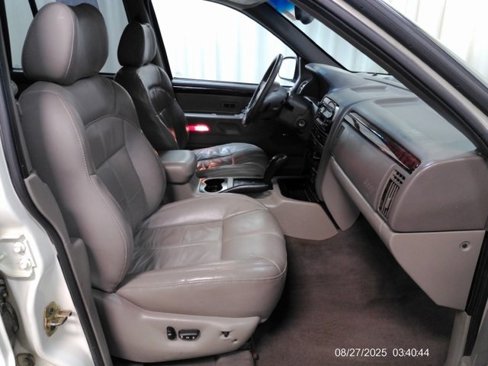Used 2001 Jeep Grand Cherokee Limited image 24
