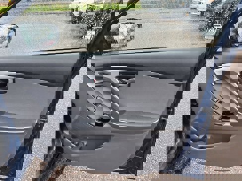 Used 2016 Hyundai Elantra SE image 18