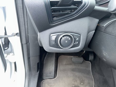 Used 2018 Ford Escape SE image 11