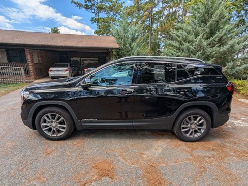 Used 2022 GMC Terrain SLT w/ Infotainment Package II image 6