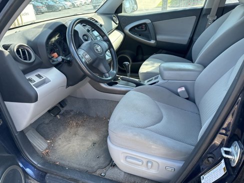 Used 2006 Toyota RAV4 Limited image 2