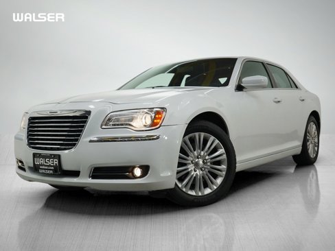 Used 2014 Chrysler 300 AWD w/ Driver Convenience Group image 1